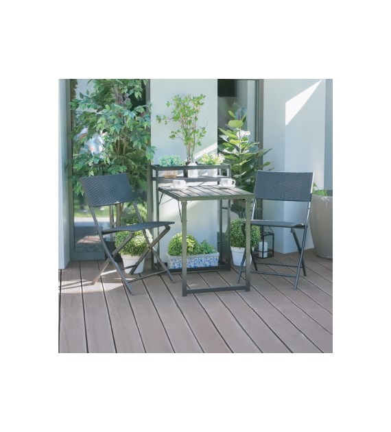 Zestaw - 2 krzesełka imitacja wiker + stolik składany z kwietnikiem