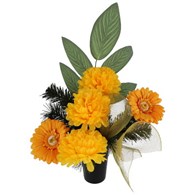 Kompozycja nagrobna: 3 chryzantemy, 2 gerbery, omszały liść mango, 60x48x75cm, żółty